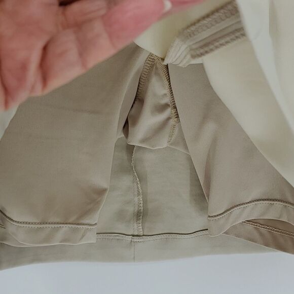 Tail..skort, size 6. Off white. Large pockets. golf. Tennis, pickel ball. - Picture 4 of 11